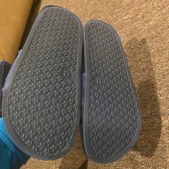 Like NEW W/O tags - Tommy Bahama Boys Sz 12 Sandals blue striped adjustable - Picture 5 of 5